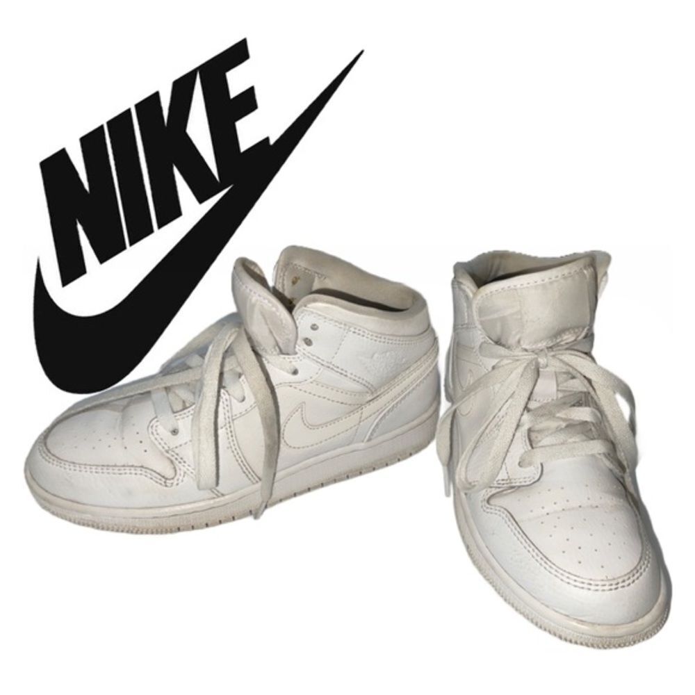 Nike AIR Jordan Retro 1 - 554725-126 - Size 4Y